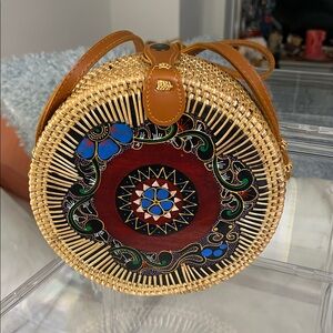 Straw & Leather Banjo Crossbody Bag with Hand Painted Floral Medallion 8”Dia New